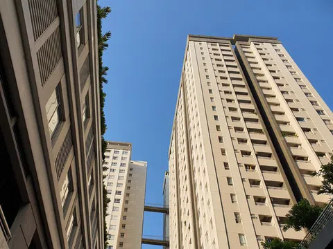 Dù dịch Covid-19, vốn ngân hàng vẫn đổ vào bất động sản